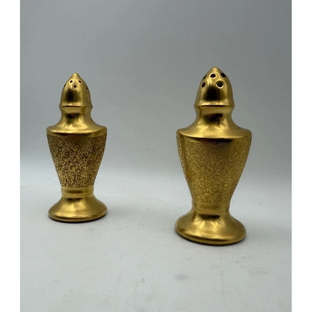 Vintage‎ Wheeling Decorated Co Gold Encrusted Salt & Pepper Shakers Japan 3